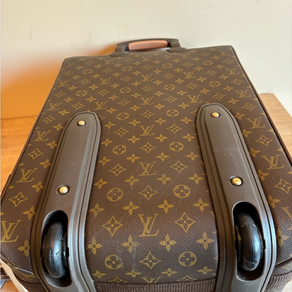 Authentic Louis Vuitton pegase 55 carry on suitcase - Picture 9 of 9